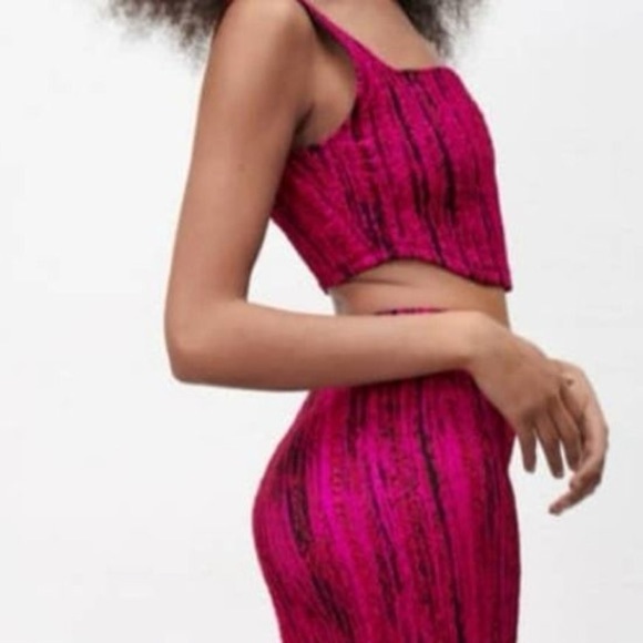 ZARA Hot Pink Textured Corset Crop Top - Picture 5 of 11